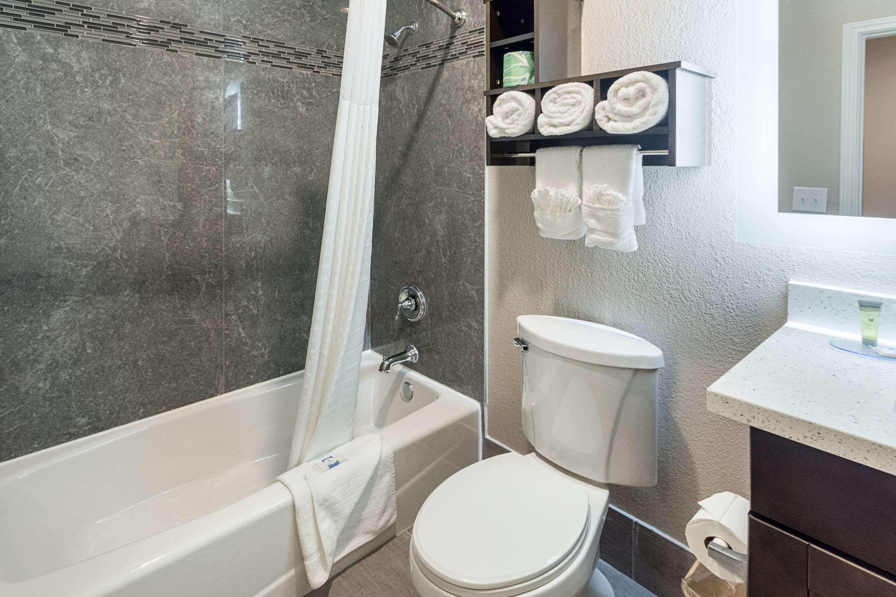 Econo & Houston Nw-cy-fair Hotel 2*