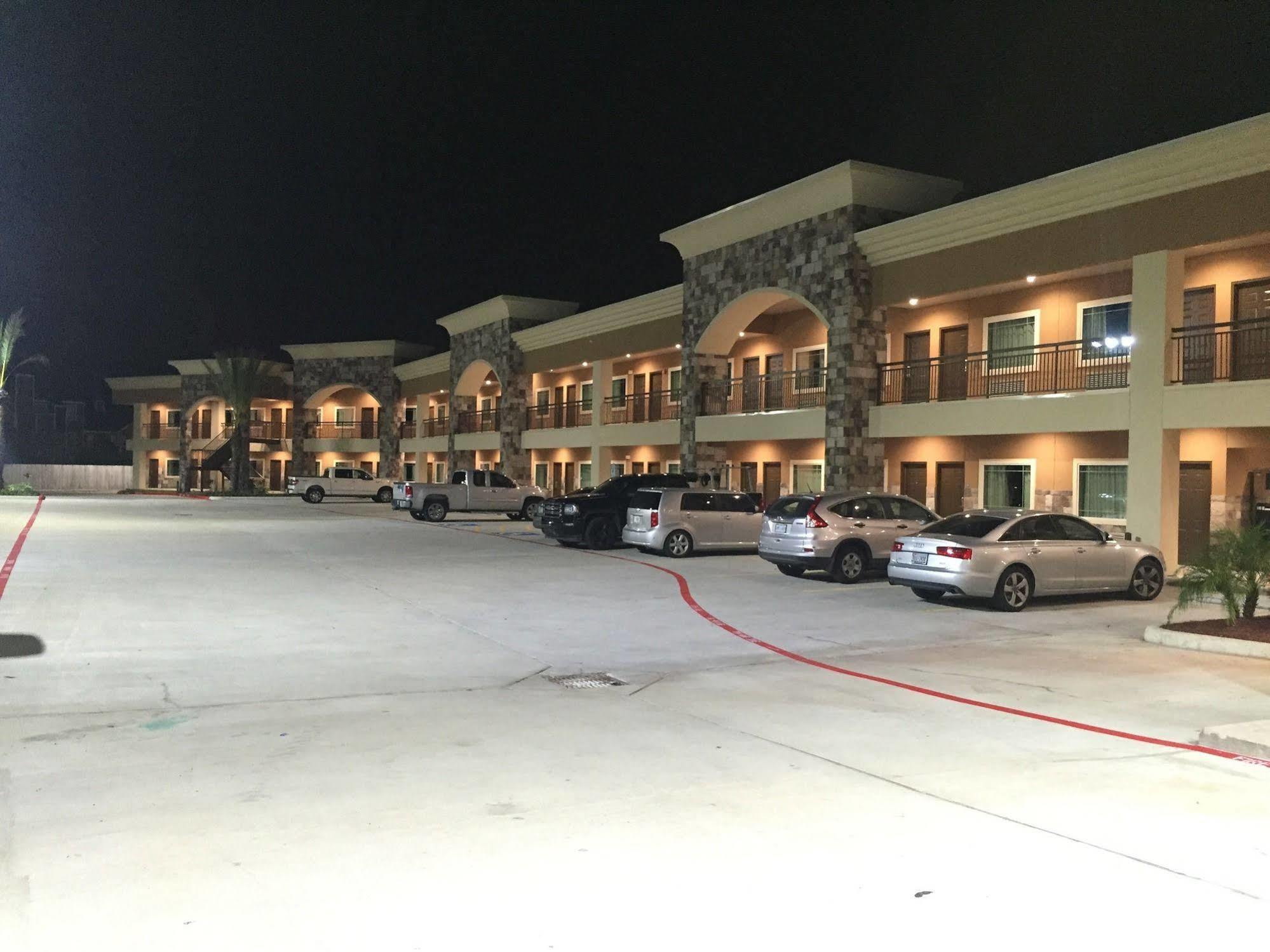 Econo & Nw-cy-fair Hotel 2*