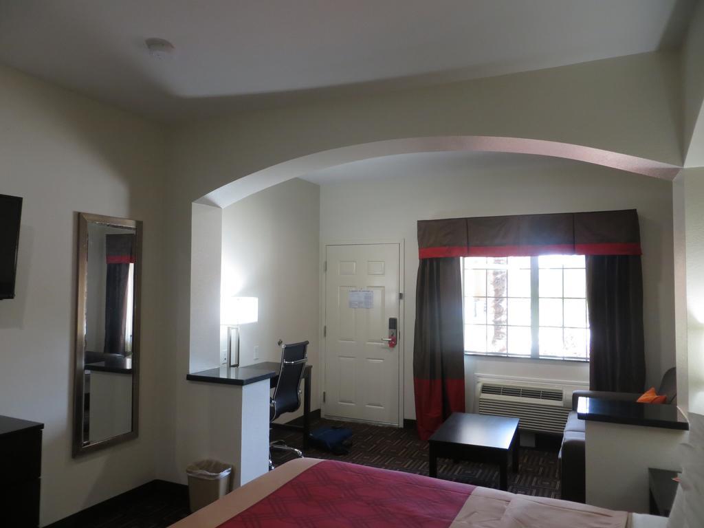 Hotel Econo & Nw-cy-fair